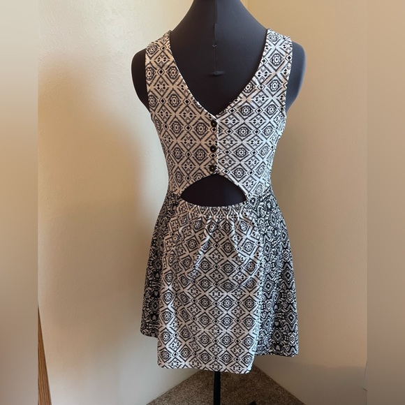 Print Sundress with Cutout Back by Rewind - Picture 3 of 4